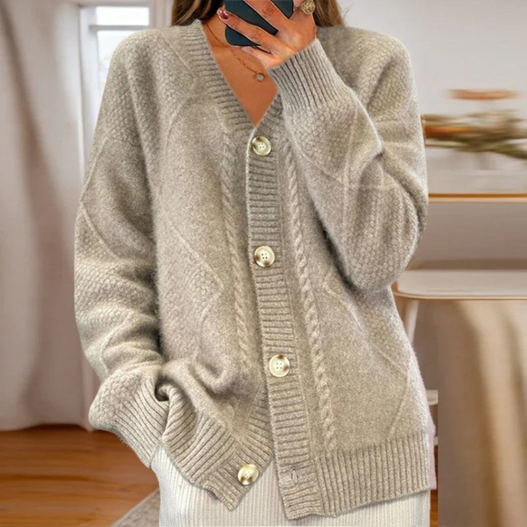 Celine | Cozy Cable-Knit Cardigan